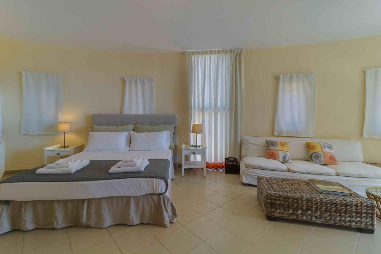Black Diamond Beachfront Pool Villa Pasithea In Sounio, Athens ซูนิโอ ภายนอก รูปภาพ