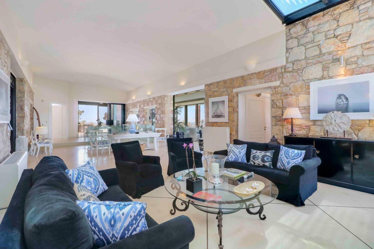 Black Diamond Beachfront Pool Villa Pasithea In Sounio, Athens ซูนิโอ ภายนอก รูปภาพ