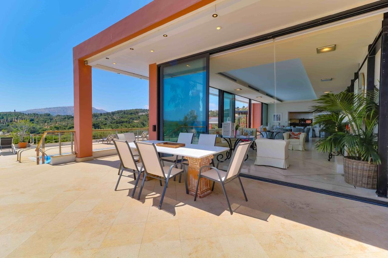 Black Diamond Beachfront Pool Villa Pasithea In Sounio, Athens ซูนิโอ ภายนอก รูปภาพ