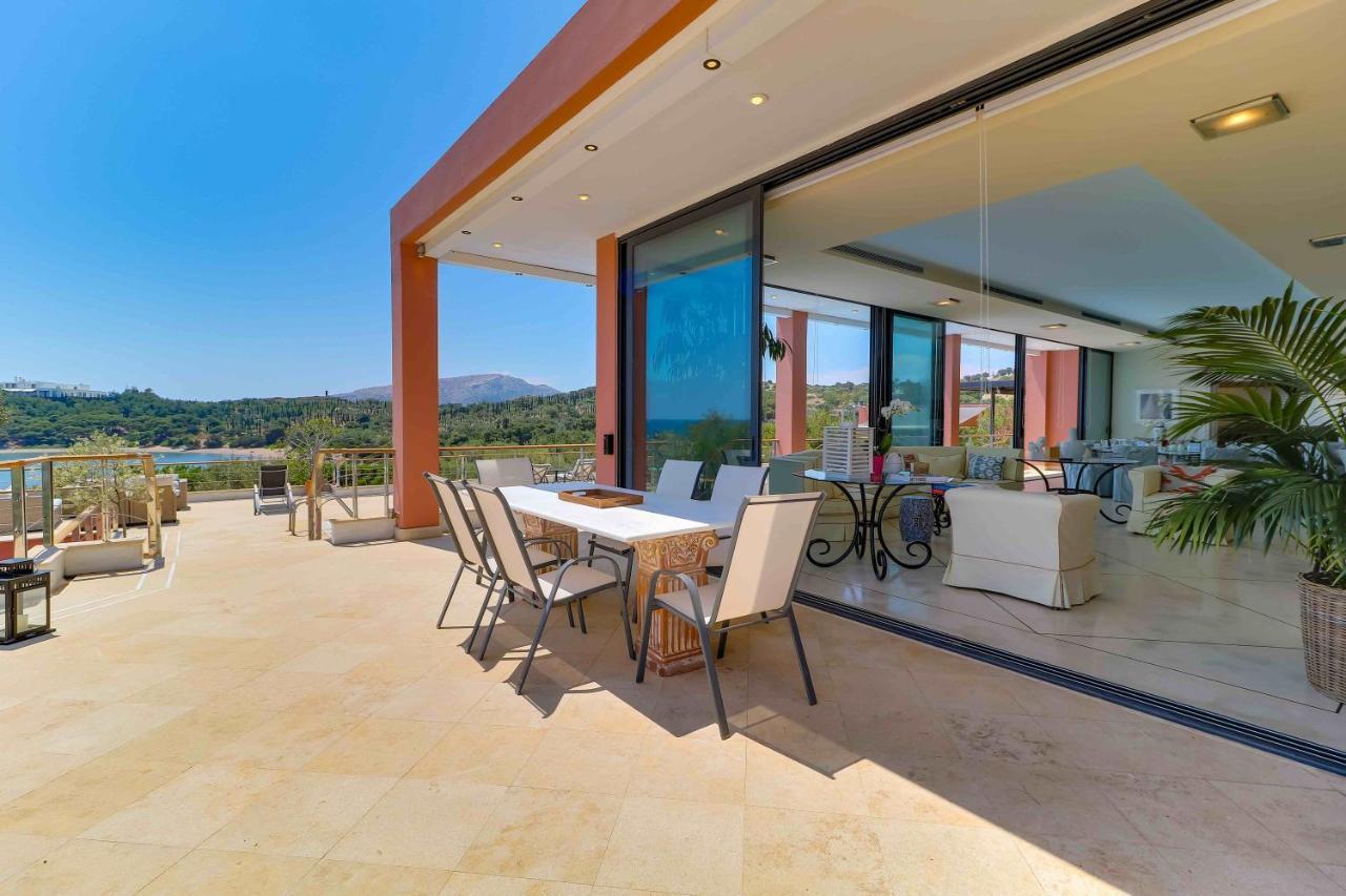 Black Diamond Beachfront Pool Villa Pasithea In Sounio, Athens ซูนิโอ ภายนอก รูปภาพ