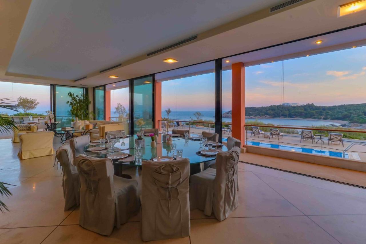 Black Diamond Beachfront Pool Villa Pasithea In Sounio, Athens ซูนิโอ ภายนอก รูปภาพ
