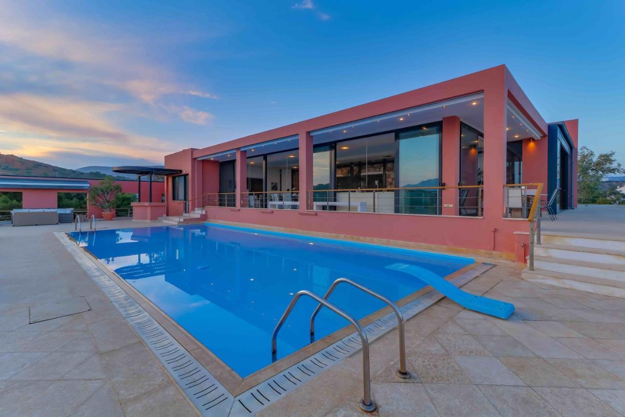 Black Diamond Beachfront Pool Villa Pasithea In Sounio, Athens ซูนิโอ ภายนอก รูปภาพ